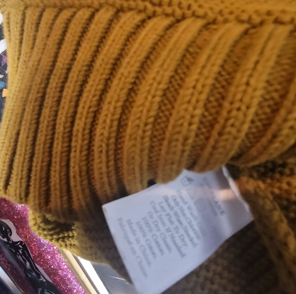 Everlane Sweater - Picture 7 of 12